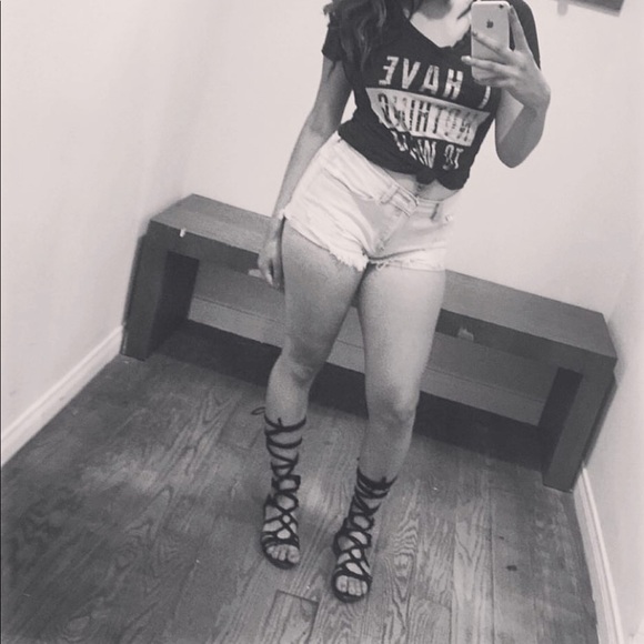 Distressed denim shorts - Picture 3 of 3